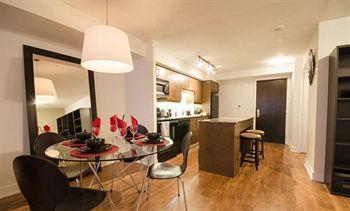 Royal Stays Suites - Blue Jays Way Торонто Екстериор снимка